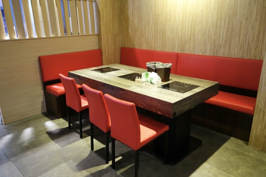 中壢火鍋推薦-上官木桶鍋|頂級海鮮與超好吃和牛霜降肉片,桃園必吃火鍋推薦!