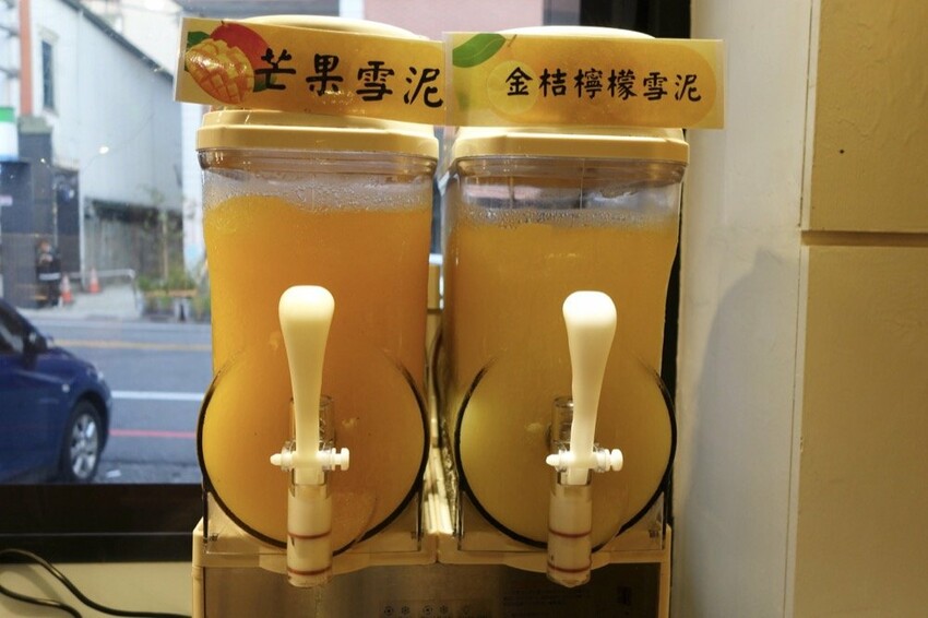 中壢火鍋推薦-上官木桶鍋|頂級海鮮與超好吃和牛霜降肉片,桃園必吃火鍋推薦!