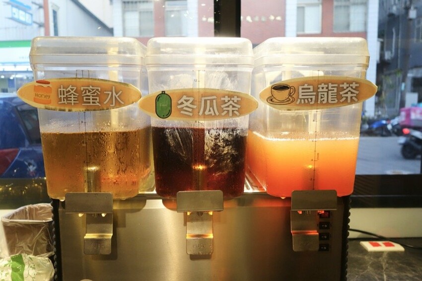 中壢火鍋推薦-上官木桶鍋|頂級海鮮與超好吃和牛霜降肉片,桃園必吃火鍋推薦!