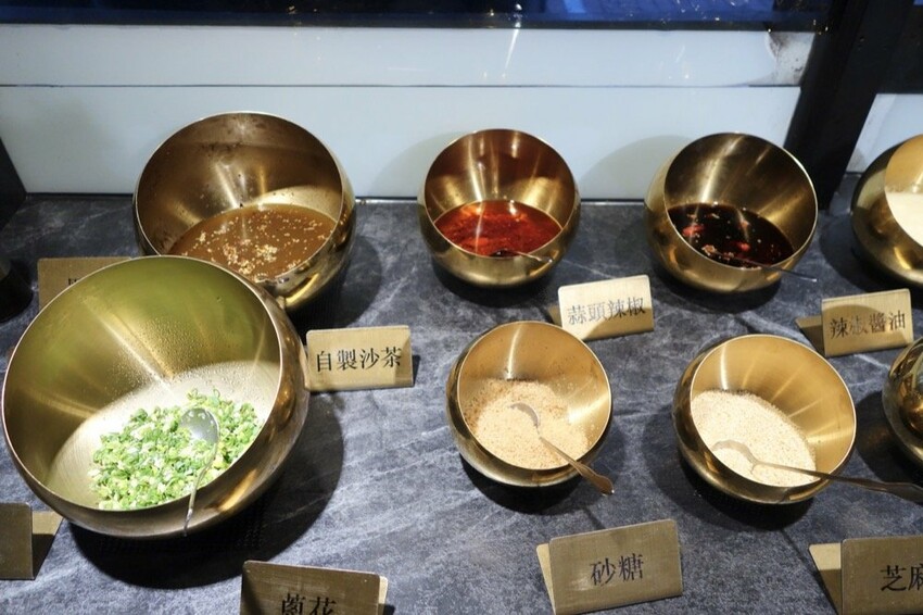 中壢火鍋推薦-上官木桶鍋|頂級海鮮與超好吃和牛霜降肉片,桃園必吃火鍋推薦!