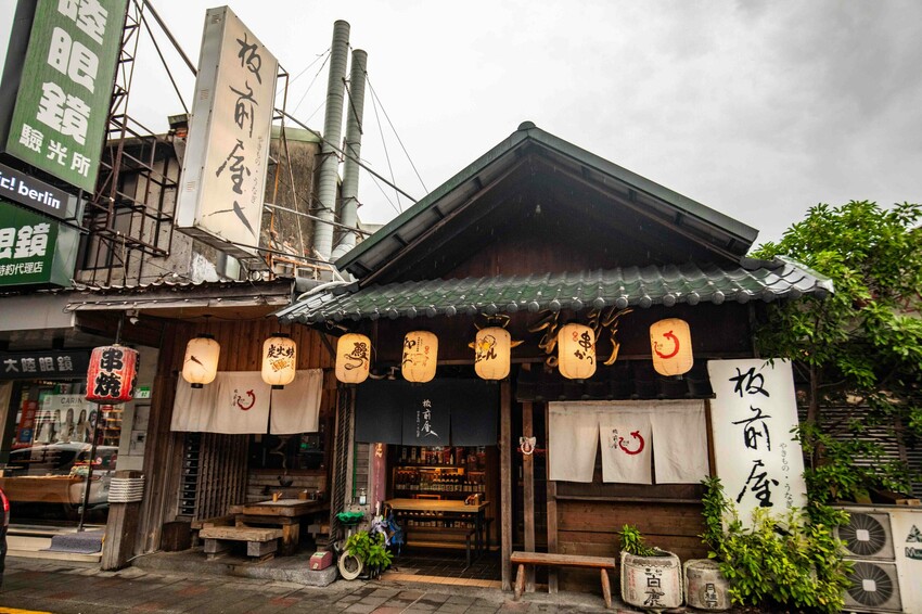 南港鰻魚飯霸主!板前屋炭烤鰻魚飯,無刺脆皮白燒鰻魚飯必吃。