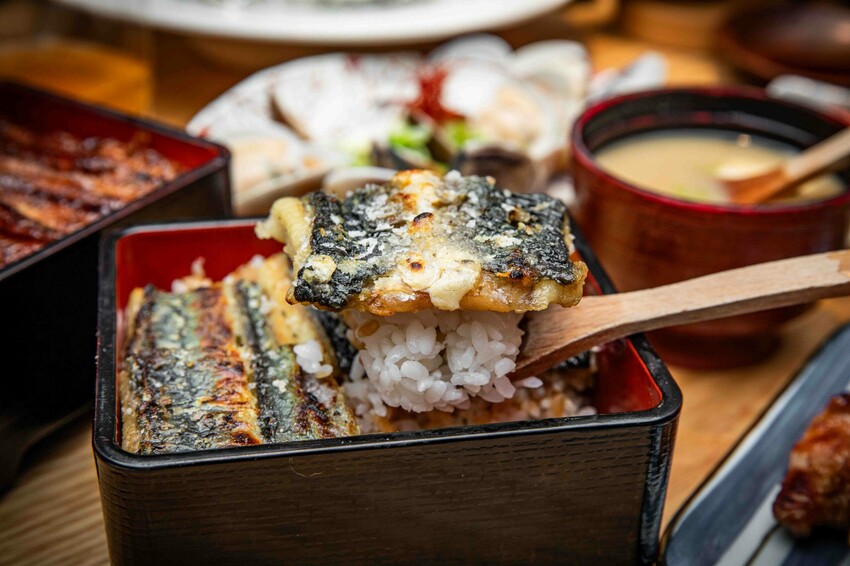 南港鰻魚飯霸主!板前屋炭烤鰻魚飯,無刺脆皮白燒鰻魚飯必吃。