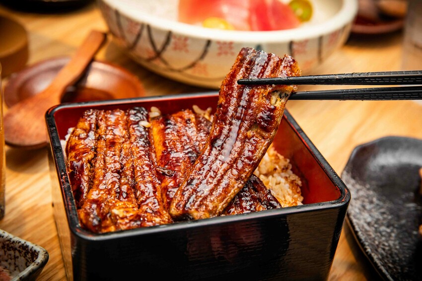 南港鰻魚飯霸主!板前屋炭烤鰻魚飯,無刺脆皮白燒鰻魚飯必吃。