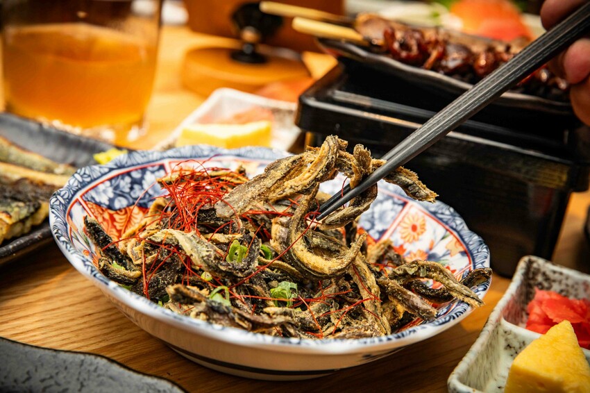 南港鰻魚飯霸主!板前屋炭烤鰻魚飯,無刺脆皮白燒鰻魚飯必吃。