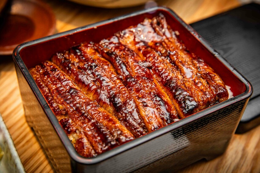 南港鰻魚飯霸主!板前屋炭烤鰻魚飯,無刺脆皮白燒鰻魚飯必吃。