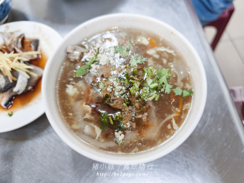 台南。歸仁》蒜頭飯。長榮大學周邊在地古早味美食(近台南高鐵)