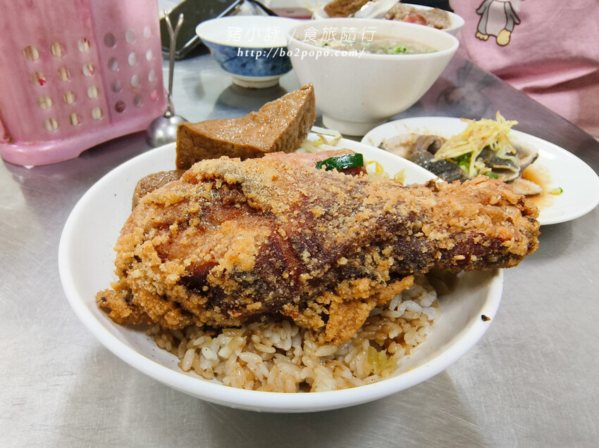台南。歸仁》蒜頭飯。長榮大學周邊在地古早味美食(近台南高鐵)