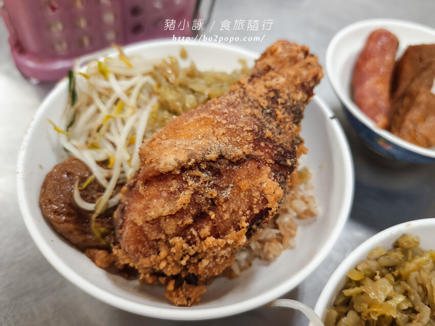 台南。歸仁》蒜頭飯。長榮大學周邊在地古早味美食(近台南高鐵)