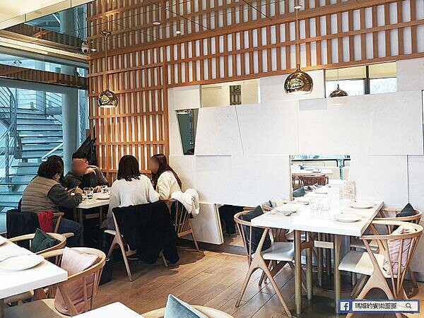 台北市信義區台北市府站泰式料理推薦【Lady nara創意泰式新料理餐廳-台北統一時代店】泰式網美餐廳