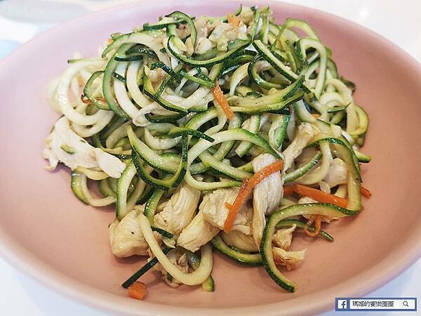 台北市信義區台北市府站泰式料理推薦【Lady nara創意泰式新料理餐廳-台北統一時代店】泰式網美餐廳