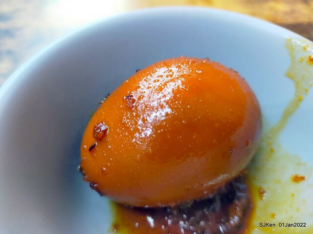 「金仙魚丸店」(石牌店) (Braised Duck Egg, Shrimp Roll Rice & Shrimp soup, Taiwanese dishes store), Taipei, Taiwan, Jan 1, 2022.