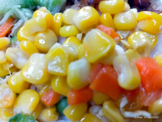 「金仙魚丸店」(石牌店) (Braised Duck Egg, Shrimp Roll Rice & Shrimp soup, Taiwanese dishes store), Taipei, Taiwan, Jan 1, 2022.