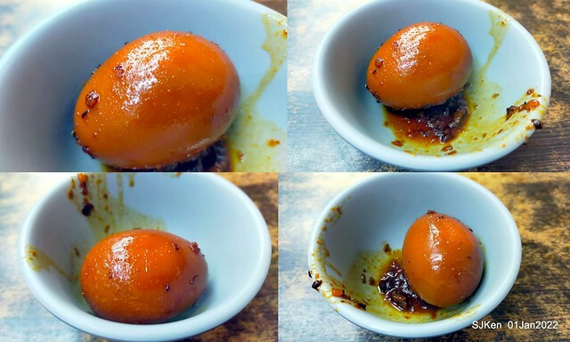 「金仙魚丸店」(石牌店) (Braised Duck Egg, Shrimp Roll Rice & Shrimp soup, Taiwanese dishes store), Taipei, Taiwan, Jan 1, 2022.