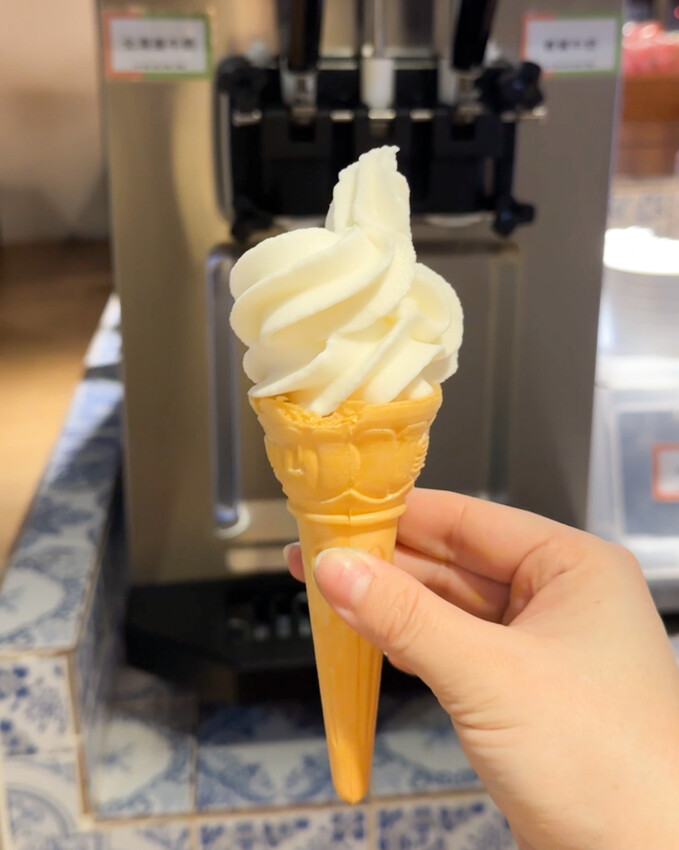 【台北火鍋推薦】超人氣排隊名店~台灣火鍋第一品牌-肉多多台北重慶店~豐富自助吧無限吃到飽~台北車站火鍋吃到飽~