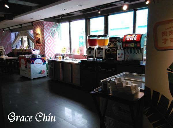 肉多多火鍋台北重慶南店 自助吧