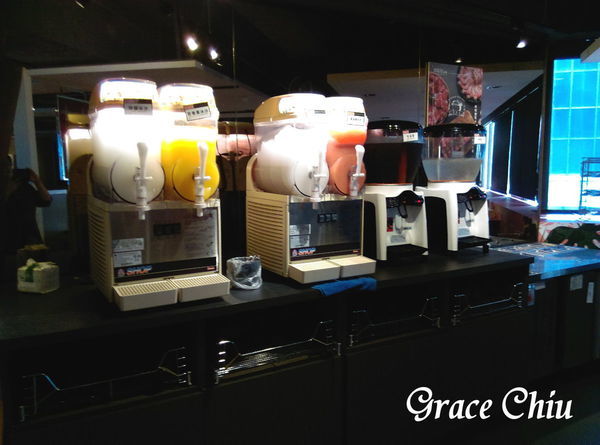 肉多多火鍋台北重慶南店 自助吧