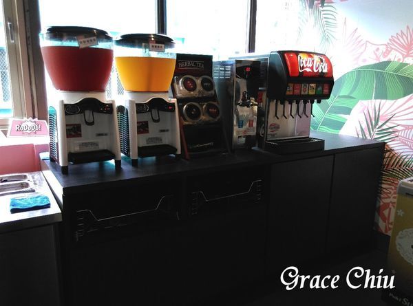 肉多多火鍋台北重慶南店 自助吧