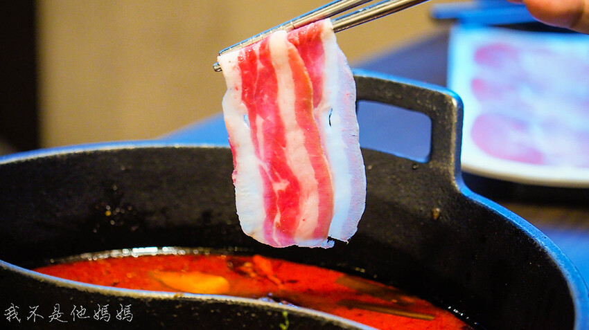 捷運西門站麻辣鍋,西門站麻辣鍋,西門站麻辣鍋吃到飽,西門站吃到飽,西門火鍋吃到飽,肉多多分店,肉多多菜單,肉多多麻辣湯,肉多多APP會員