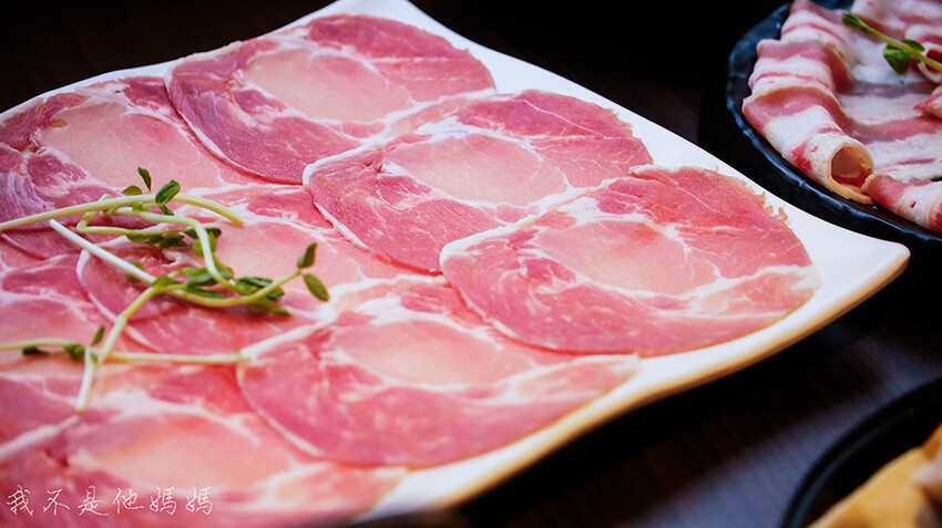 北車麻辣鍋,北車石頭火鍋,台北火車站石頭火鍋,重慶南路石頭火鍋,台灣省城隍廟,城中市場美食,城中市場火鍋,城中市場平價美食,肉多多外帶優惠