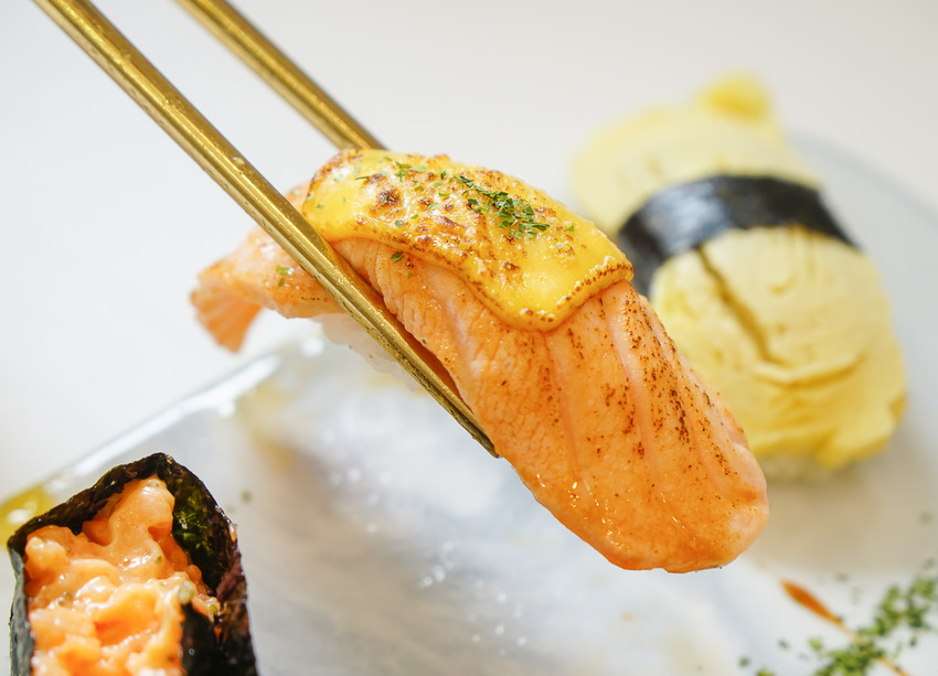 [高雄]Timeless Taste食光約定創意日式料理-壽司九宮格任你搭~高C/P值網美風日式壽司店 - 美食好芃友