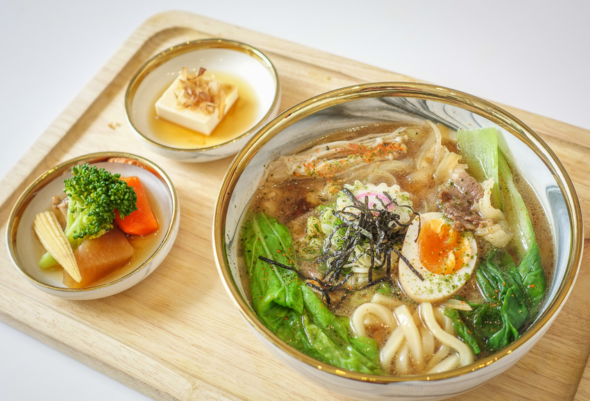 [高雄]Timeless Taste食光約定創意日式料理-壽司九宮格任你搭~高C/P值網美風日式壽司店 - 美食好芃友