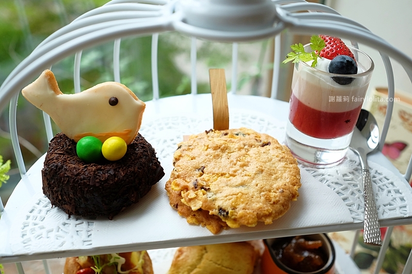 台北甜點 | Engolili 英格莉莉。全新英式華麗下午茶，鳥籠三層架、狂野豹紋厚鬆餅，近期最狂網美打卡地標！ @蹦啾♥謝蘿莉 La vie heureuse