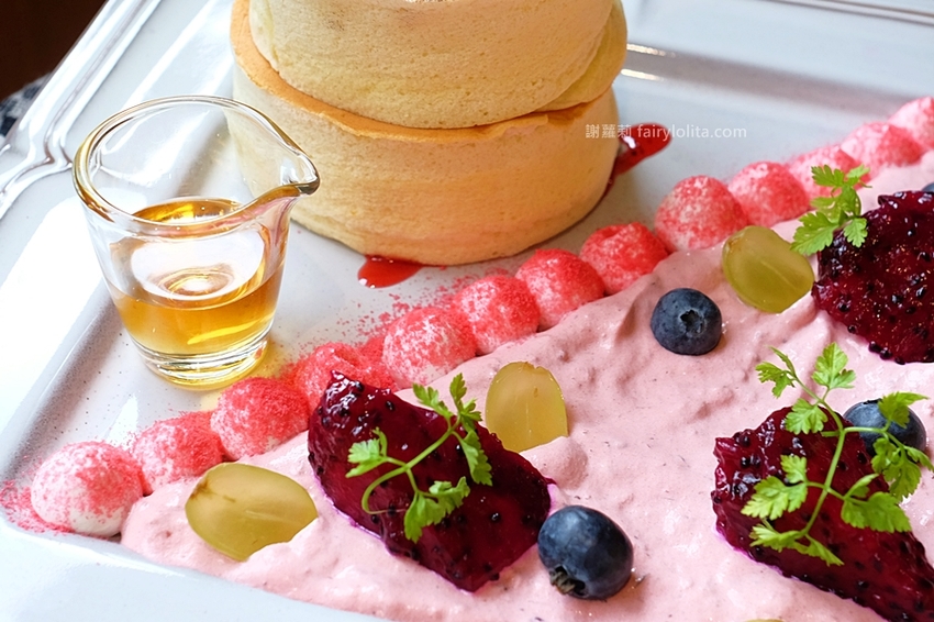 台北甜點 | Engolili 英格莉莉。全新英式華麗下午茶，鳥籠三層架、狂野豹紋厚鬆餅，近期最狂網美打卡地標！ @蹦啾♥謝蘿莉 La vie heureuse