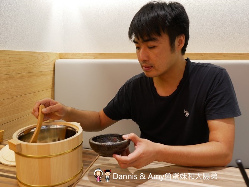  《新竹巨城7樓新開幕餐廳》鉄火牛排。樂軒和牛旗下平價牛排。和牛咖哩飯吃到飽、木桶豆花、飲料免費無限續！。巨城獨家限定 1.5 公斤『四人極炙戰斧牛排』︱影片