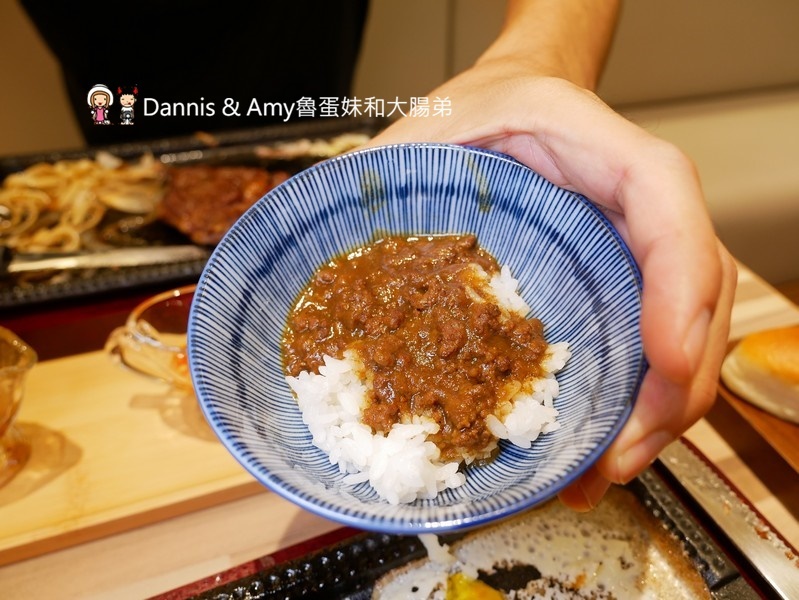  《新竹巨城7樓新開幕餐廳》鉄火牛排。樂軒和牛旗下平價牛排。和牛咖哩飯吃到飽、木桶豆花、飲料免費無限續！。巨城獨家限定 1.5 公斤『四人極炙戰斧牛排』︱影片