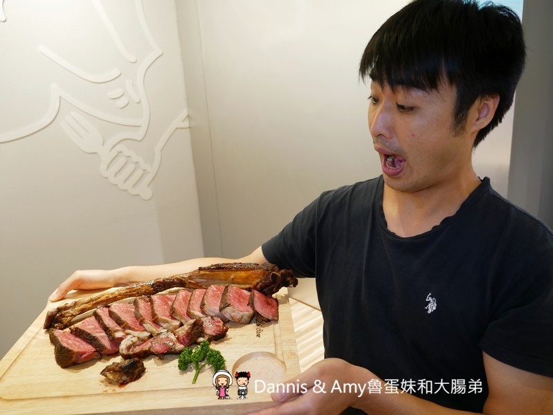  《新竹巨城7樓新開幕餐廳》鉄火牛排。樂軒和牛旗下平價牛排。和牛咖哩飯吃到飽、木桶豆花、飲料免費無限續！。巨城獨家限定 1.5 公斤『四人極炙戰斧牛排』︱影片