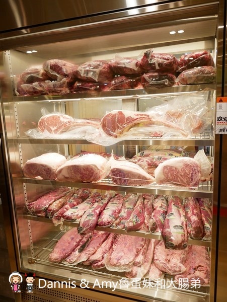  《新竹巨城7樓新開幕餐廳》鉄火牛排。樂軒和牛旗下平價牛排。和牛咖哩飯吃到飽、木桶豆花、飲料免費無限續！。巨城獨家限定 1.5 公斤『四人極炙戰斧牛排』︱影片