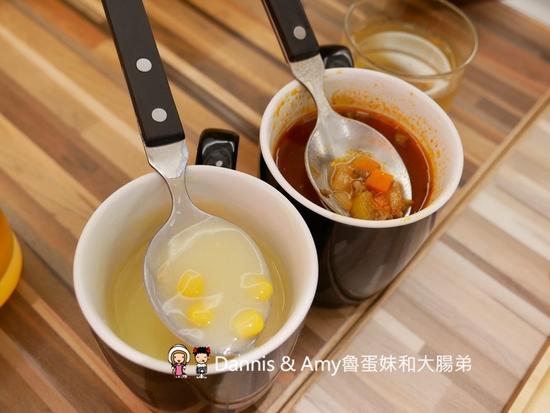  《新竹巨城7樓新開幕餐廳》鉄火牛排。樂軒和牛旗下平價牛排。和牛咖哩飯吃到飽、木桶豆花、飲料免費無限續！。巨城獨家限定 1.5 公斤『四人極炙戰斧牛排』︱影片