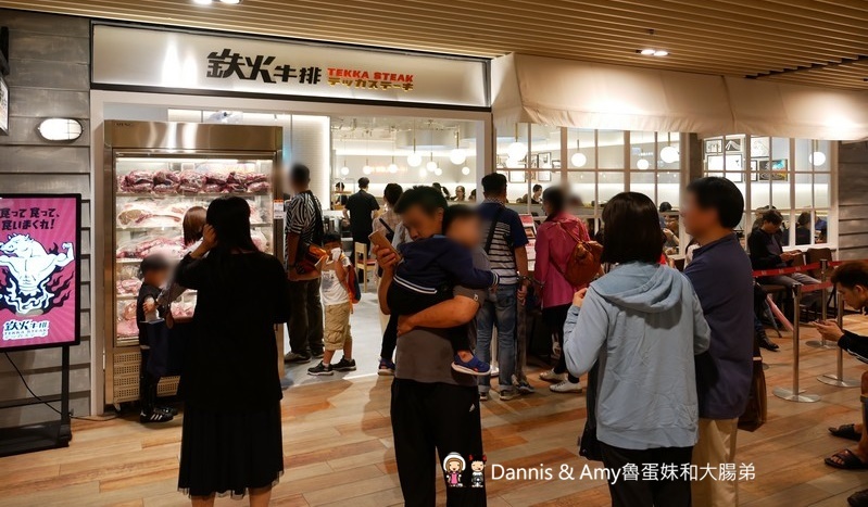  《新竹巨城7樓新開幕餐廳》鉄火牛排。樂軒和牛旗下平價牛排。和牛咖哩飯吃到飽、木桶豆花、飲料免費無限續！。巨城獨家限定 1.5 公斤『四人極炙戰斧牛排』︱影片