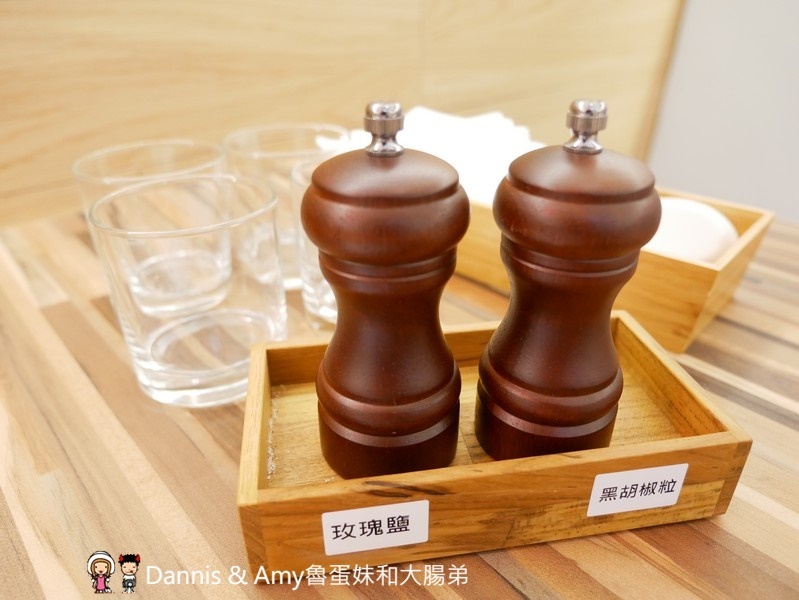  《新竹巨城7樓新開幕餐廳》鉄火牛排。樂軒和牛旗下平價牛排。和牛咖哩飯吃到飽、木桶豆花、飲料免費無限續！。巨城獨家限定 1.5 公斤『四人極炙戰斧牛排』︱影片