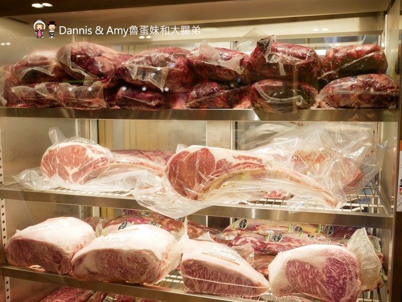  《新竹巨城7樓新開幕餐廳》鉄火牛排。樂軒和牛旗下平價牛排。和牛咖哩飯吃到飽、木桶豆花、飲料免費無限續！。巨城獨家限定 1.5 公斤『四人極炙戰斧牛排』︱影片