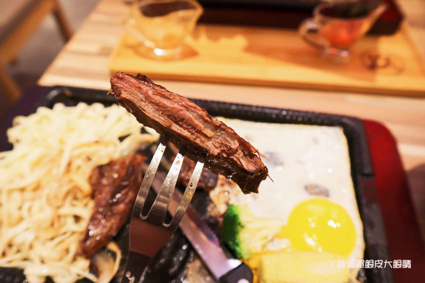 鉄火牛排新竹巨城店正式開幕!巨城獨家推出超狂重量級1.5公斤戰斧牛排!