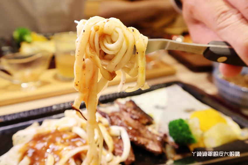 鉄火牛排新竹巨城店正式開幕!巨城獨家推出超狂重量級1.5公斤戰斧牛排!