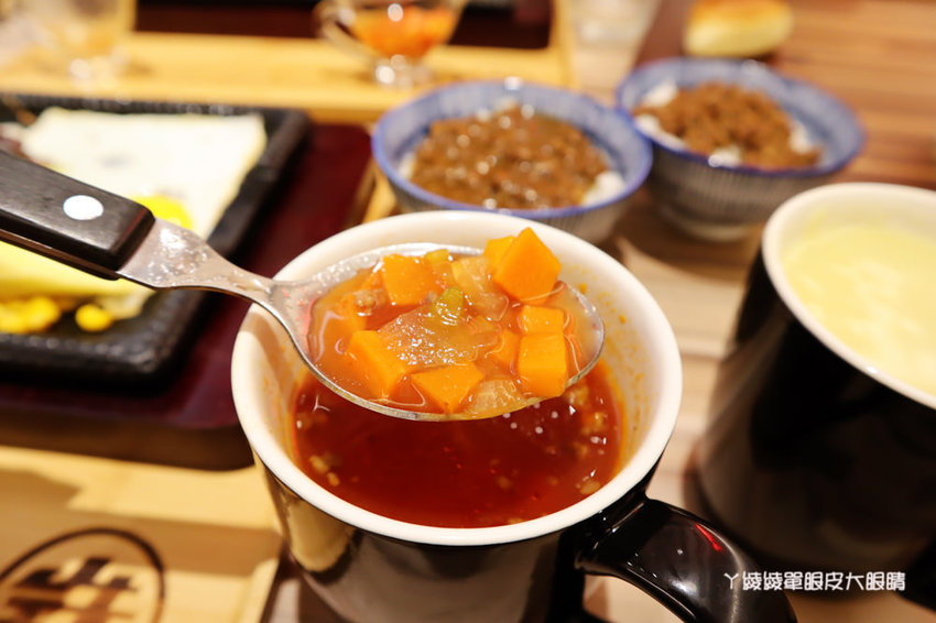 鉄火牛排新竹巨城店正式開幕！巨城獨家推出超狂重量級1.5公斤戰斧牛排！