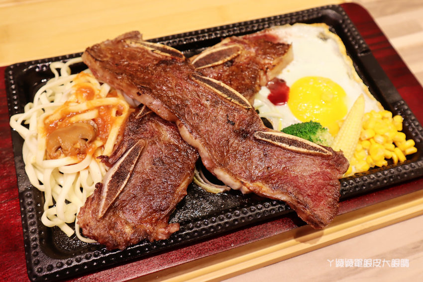 鉄火牛排新竹巨城店正式開幕!巨城獨家推出超狂重量級1.5公斤戰斧牛排!