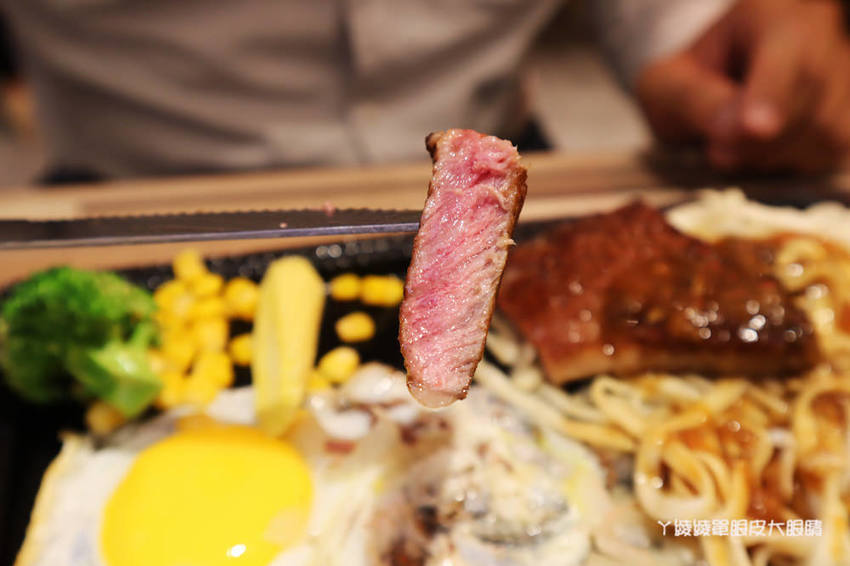 鉄火牛排新竹巨城店正式開幕!巨城獨家推出超狂重量級1.5公斤戰斧牛排!