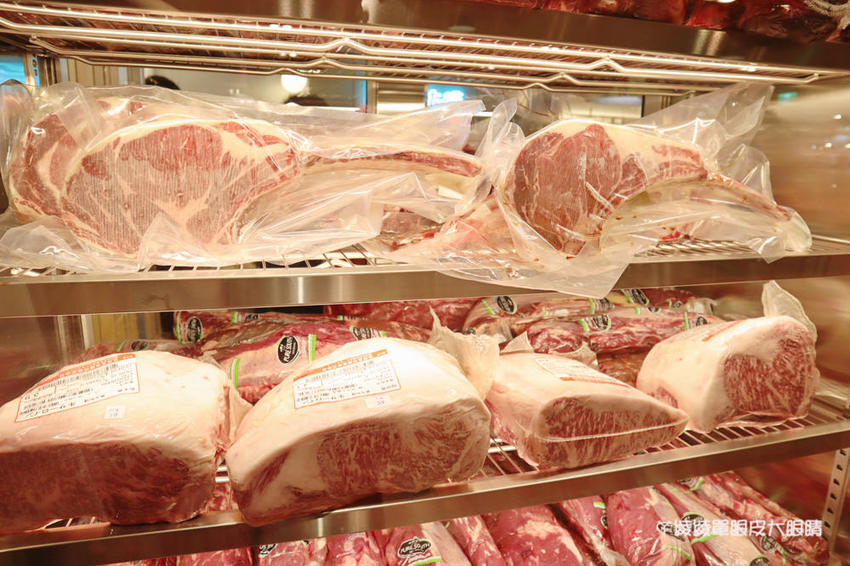 鉄火牛排新竹巨城店正式開幕！巨城獨家推出超狂重量級1.5公斤戰斧牛排！