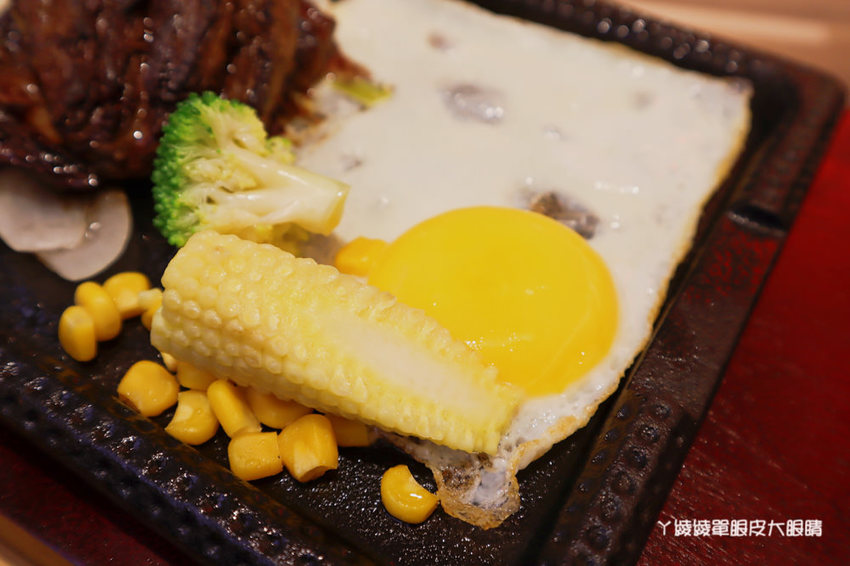 鉄火牛排新竹巨城店正式開幕！巨城獨家推出超狂重量級1.5公斤戰斧牛排！