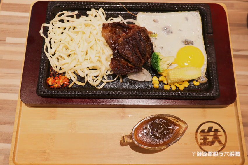 鉄火牛排新竹巨城店正式開幕!巨城獨家推出超狂重量級1.5公斤戰斧牛排!