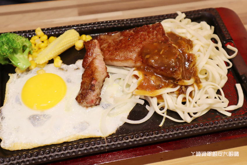 鉄火牛排新竹巨城店正式開幕!巨城獨家推出超狂重量級1.5公斤戰斧牛排!