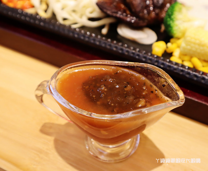 鉄火牛排新竹巨城店正式開幕！巨城獨家推出超狂重量級1.5公斤戰斧牛排！