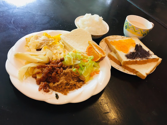 [苗栗住宿] 蓬萊生態農場仙山民宿｜南庄世外桃源，山林間的獨棟小木屋，身處雲霧繚繞中的油桐花與螢火蟲仿若仙境！