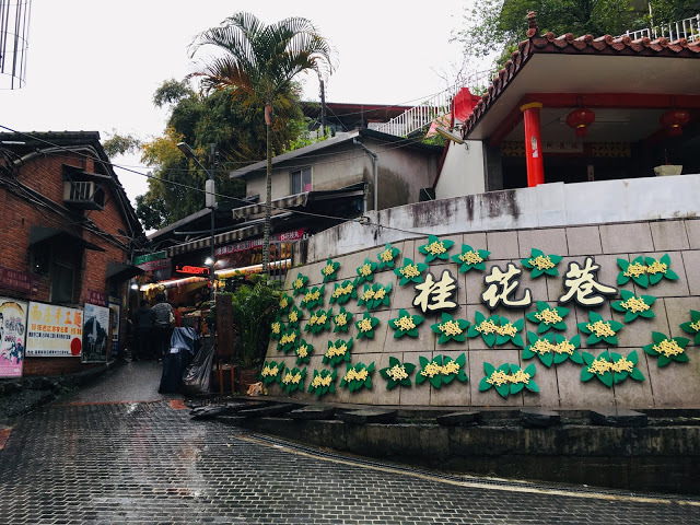 [苗栗住宿] 蓬萊生態農場仙山民宿｜南庄世外桃源，山林間的獨棟小木屋，身處雲霧繚繞中的油桐花與螢火蟲仿若仙境！