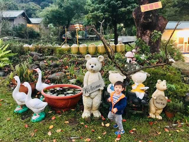 [苗栗住宿] 蓬萊生態農場仙山民宿｜南庄世外桃源，山林間的獨棟小木屋，身處雲霧繚繞中的油桐花與螢火蟲仿若仙境！