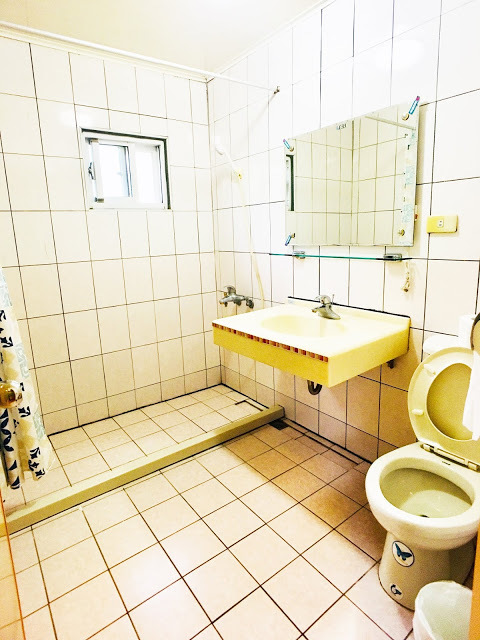 [苗栗住宿] 蓬萊生態農場仙山民宿｜南庄世外桃源，山林間的獨棟小木屋，身處雲霧繚繞中的油桐花與螢火蟲仿若仙境！