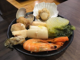 [新竹美食] 樂鍋居精緻鍋物｜養生龍骨鍋、南瓜起士牛奶鍋、招牌麻辣鍋、主廚嚴選海陸、霜降牛、松阪豬、羊五花、鮮嫩鱸魚、花枝漿、香滷鴨血、香滷豆腐